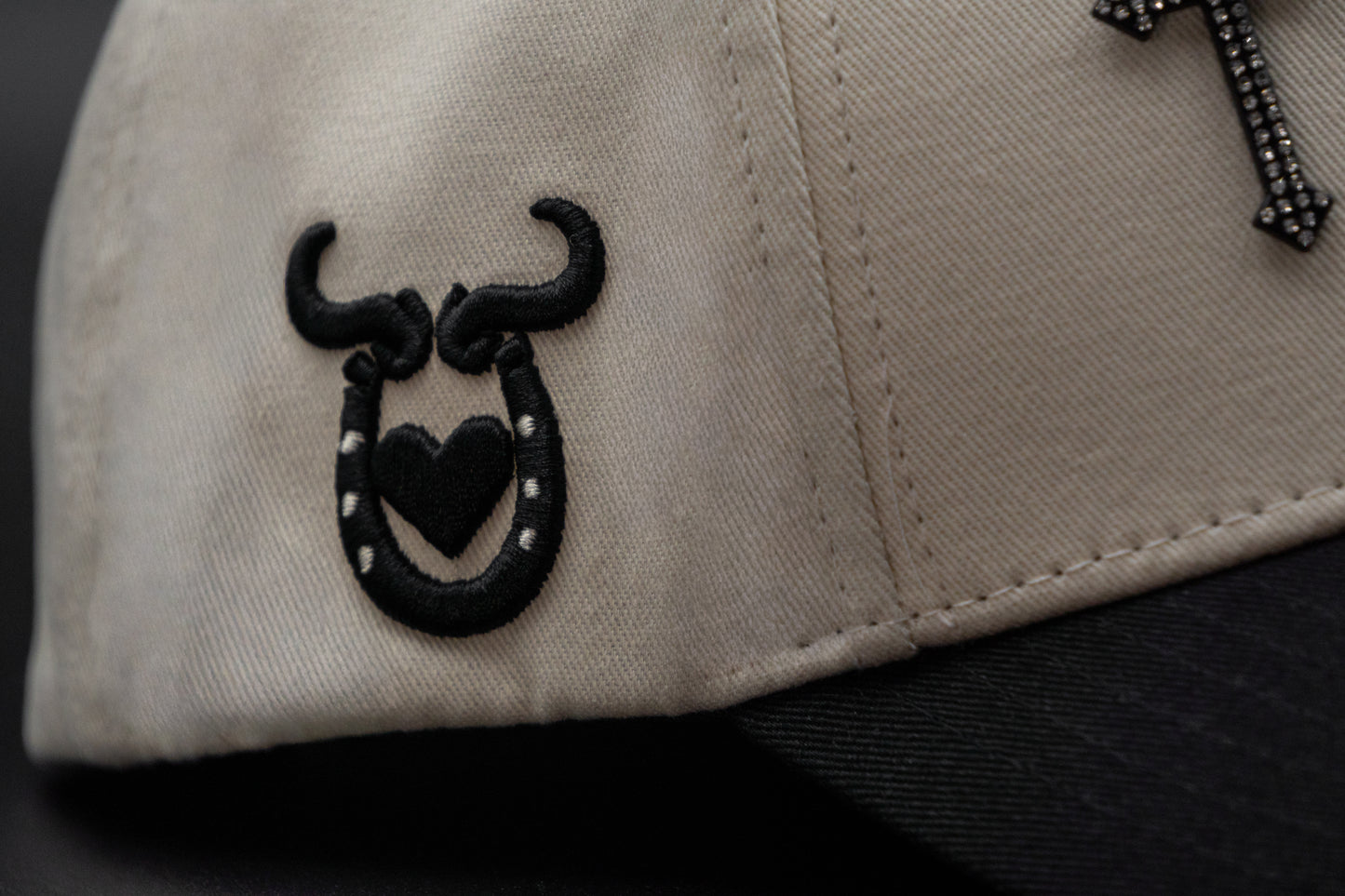 Bull Skull Diamonds hueso