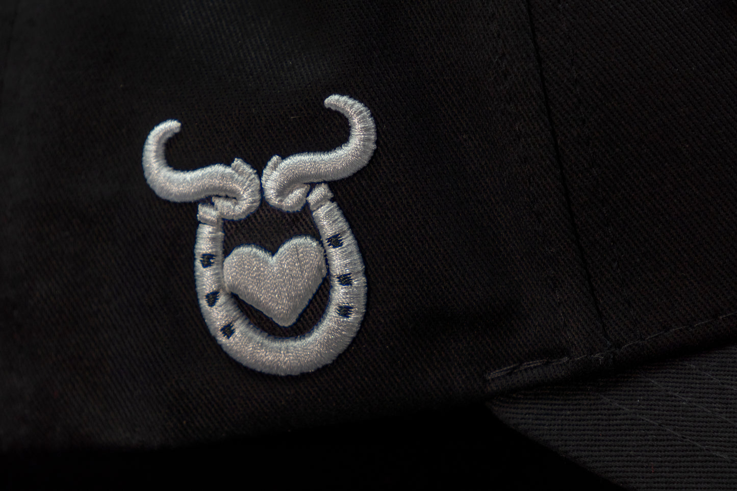 Bull Skull Diamonds Negra