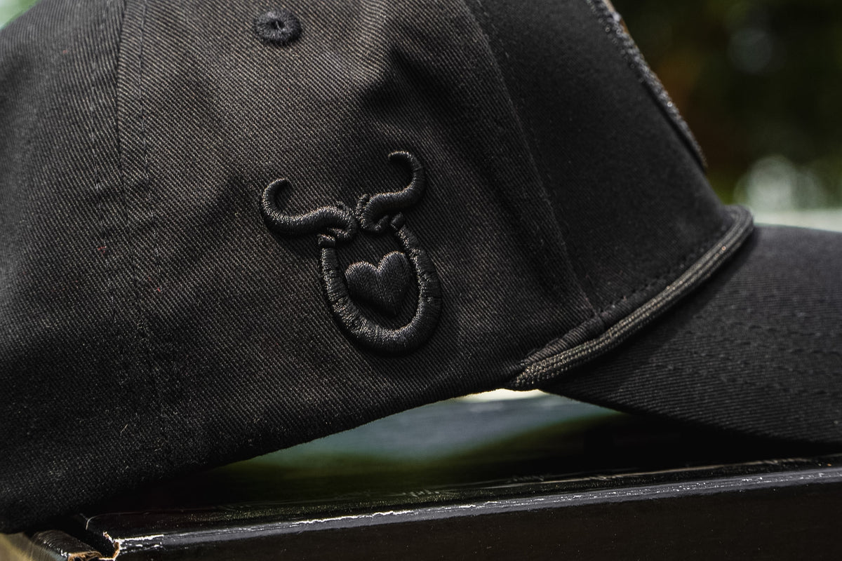 STAR HORSE TOTAL BLACK